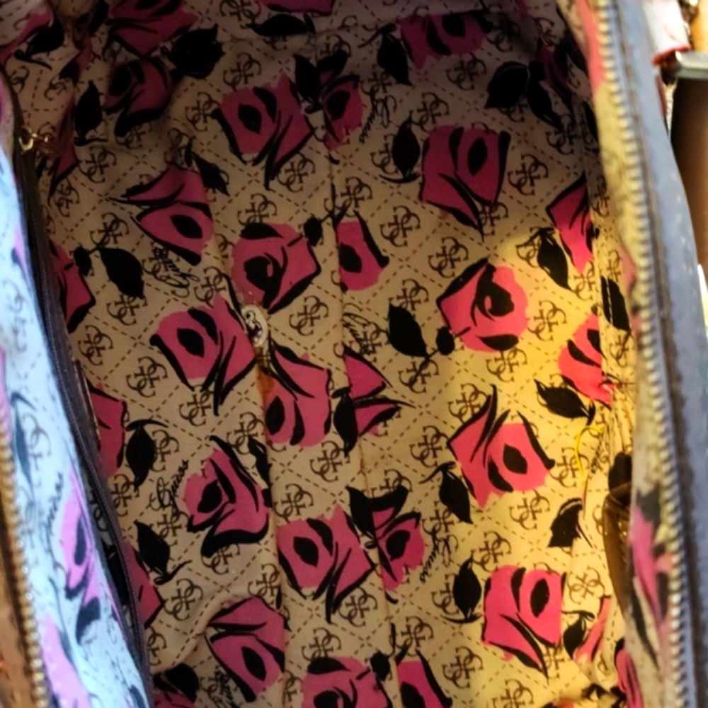 Guess Handbag - Picture 8 of 13
